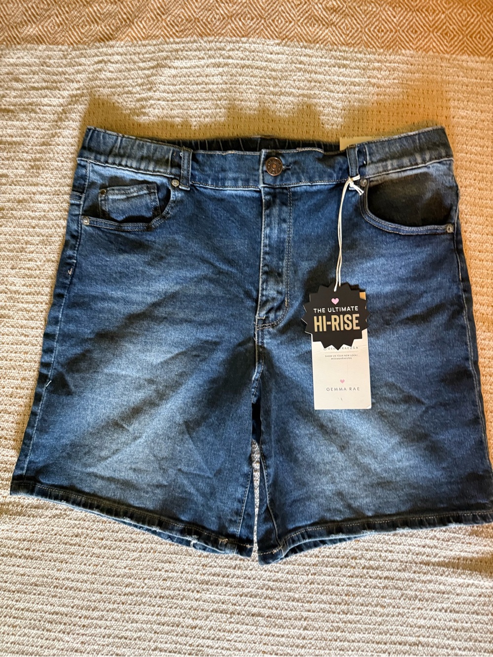 Gemma Rae Hi-Rise Mom Shorts Denim Size 15 NWT.  Retro Wash